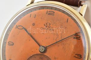 Arany (Au/14k) tokos Omega 1939 körül, mechanikus, férfi karóra, barna bőrszíjjal, működik. d:36mm (...
