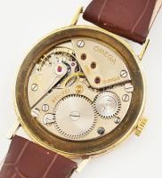 Arany (Au/14k) tokos Omega 1939 körül, mechanikus, férfi karóra, barna bőrszíjjal, működik. d:36mm (...