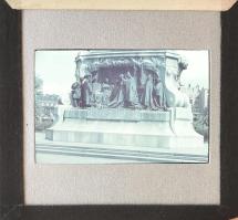 cca 1940 2 db diapozitív Andrássy Gyula a Parlament előtt álló szobráról, 5,5x5,5 cm