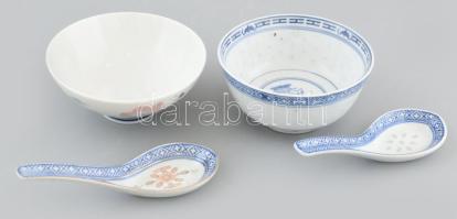 2 db kínai leveses tál, porcelán kanállal, egyik kanálon kis lepattanás, jelzett, d: 11,5 cm