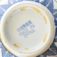 2 db kínai leveses tál, porcelán kanállal, egyik kanálon kis lepattanás, jelzett, d: 11,5 cm