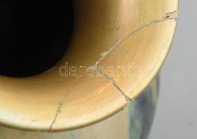 Zsolnay labrador mázas váza, jelzett, 1920 körül, ragasztott, m: 12 cm