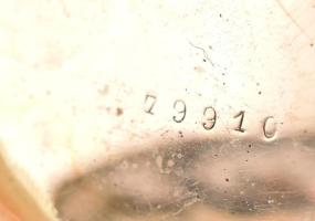 14K arany (Au) dupla arany fedeles zsebóra. Chaton rugós szerkezet Nem működik. d: 49 mm br 75 g, Je...