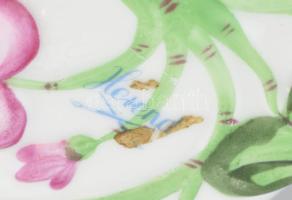 Herendi levél formájú, virágmintás porcelán tálka (alján is festett, domború virágmintával). Kézzel ...