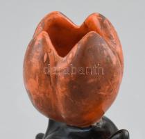 Komlós: Tulipános gyertyatartó. Kerámia, jelzett, kopásokkal, m: 13 cm