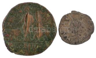 Római Birodalom 2db klf bronzpénz a III-IV. századból T:2-,3 patina, repedés, nagyobb ü.
Roman Empi...