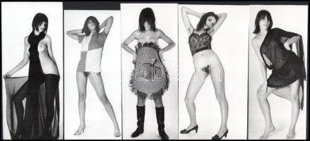 cca 1973 Tükör előtt próbálgatva, szolidan erotikus felvételek, 5 db vintage fotó ezüst zselatinos fotópapíron, 17,2x9 cm és 16,7x7,2 cm között