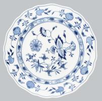 Meissen hagymamintás tányér, jelzett, kopásokkal, d: 24 cm