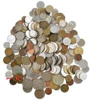 Vegyes, magyar és külföldi érmetétel mintegy ~1kg súlyban T:vegyes Mixed, Hungarian and foreign coin lot (~1kg) C:mixed
