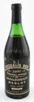 1985 Hosszúhegyi Merlot, muzeális bor, hajós-bajai borvidék, pincében, szakszerűen tárolt bontatlan palack vörösbor, kopott, sérült címkével, 0,75l.