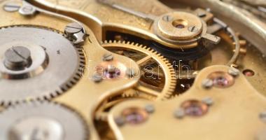 Ezüst (Ag) tokos, antik zsebóra, Brauswetter János Szeged, XIX. sz. vége körül. Másodpercmutatós, je...