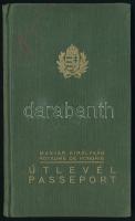 1938 A Magyar Királyság fényképes útlevele, román bélyegzésekkel, jó állapotban