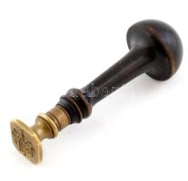 Antik családi címeres pecsétnyomó. Az eredetileg ír származású és Csehországban élő Watlet család cí...