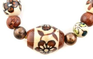 Kerámia és fa gyöngyös nyaklánc, állítható méretben
