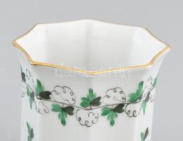 3 db Herendi porcelán: petrezselyemmintás lábas bonbonier (1943) + kis váza + zöld Apponyi mintás fo...