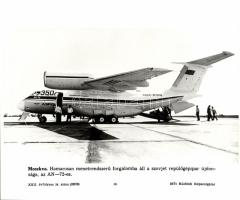 2db nagyméretű fekete-fehér fotó repülőgépekről