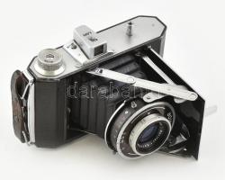 cca 1950 Welta Junior fényképezőgép Meritar 1:3,5 f:=75mm objektívvel, jó állapotban