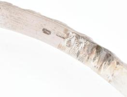 Ezüst(Ag) karperec, 2 db, jelzett, egyik belsején reszelés nyomaival, nettó: 27,9 g