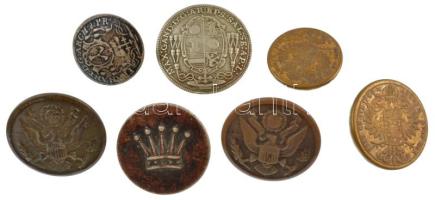 7db vegyes címeres és érmékről mintázott gomb