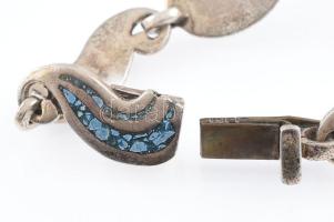 Ezüst(Ag) hullámos karkötő fém csattal, jelzett, h: 16 cm, bruttó: 15,8 g