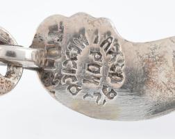 Ezüst(Ag) hullámos karkötő fém csattal, jelzett, h: 16 cm, bruttó: 15,8 g