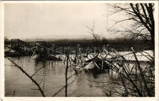 Alsólendva, Alsó-Lendva, Dolnja Lendava; Muraszerdahelyi felrobbantott híd 1941 április 6. / blown up bridge near Mursko Sredisce
