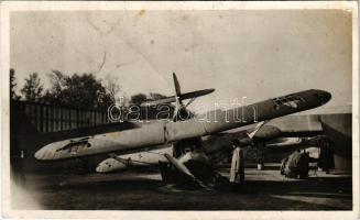 1941 Budapest, Őszi Lakberendezési és Háztartási Vásár, Hős honvédeink szovjetharctéri zsákmányából lelőtt RATA vadászgép (EK)