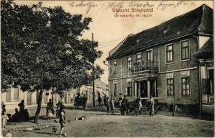 1914 Bonyhád, Vörösmarty tér, gyógyszertár. Reining E. kiadása