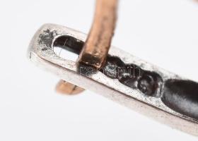 Ezüst(Ag) fülbevalópár szintetikus rubinnal, jelzett, h: 3 cm, bruttó: 9,2 g