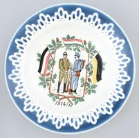 cca. 19117-18. Jelzés nélkül. Hazafias tartalékos, I. világháborús katonák 1914/17. Kézzel festett porcelán. Korának megfelelő kopásokkal. d: 23 cm. Fali dísztányér. (Németország első zászlaja, Baden-Württemberg zászlaja és Magyarország zászlaja) Gyűjtői darab.