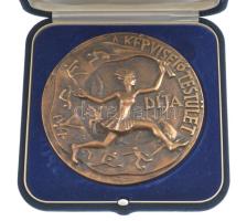 2011. "Orosháza Város Sportjáért (gravírozva: Dr. Gyetvai György 2011) / A Képviselő Testület D...