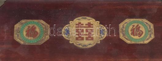 Régi kínai ékszeres doboz, mahagóni pácfestett, réz veretekkel, "Áldás" és "Kettős bo...