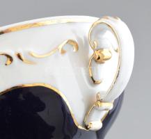 6 db Zsolnay Pompadour mintás leveses csésze, 6 db előételes tányérral. Jelzett, kopásnyomokkal, egy...