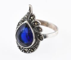 Ezüst(Ag) gyűrű kék kővel, jelzés nélkül, méret: 56, bruttó: 4,7 g