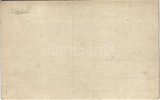 1916 Brassó, Kronstadt, Brasov; Osztrák-magyar katonák a Szent Bertalan evangélikus templom temetőjé...