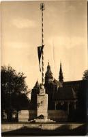 Kassa, Kosice; Dóm és magyar országzászló és címer / dome and Hungarian flag and coat of arms. Győri és Boros fényképészek, photo (gyűrődés / crease)