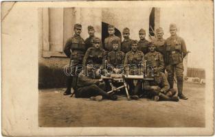 Osztrák-magyar katonák gépfegyverrel / WWI Austro-Hungarian K.u.K. military, soldiers with machine gun. photo (EK)