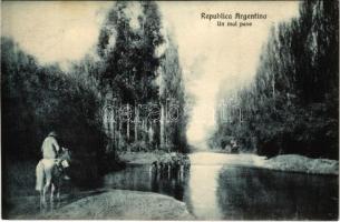 1911 Republica Argentina, Un mal paso (cut)