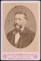 cca 1880 Férfiportré, keményhátú fotó Gutkaiss besztercebányai (Neusohl / Banská Bystrica) műterméből, 16,5×10,5 cm
