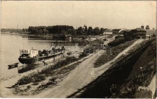 1955 Törökbecse, Újbecse, Novi Becej; Tisza-part, uszály / riverside, barge. photo (non PC)