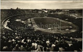 Budapest XIV. Népstadion, labdarúgó mérkőzés, foci. Képzőművészeti Alap Kiadóvállalat + &quot;A MAGYAR SPORT 15 ÉVE KIÁLLÍTÁS BUDAPEST 1960&quot; So. Stpl.