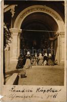 1911 Csényeújmajor, Újmajor (Sárvár); Lourdes-i kápolna, imádkozó nők. photo (b)