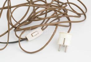 Bronz 3 ágú lámpa, ernyőkkel. m: 47 cm. (Érintésvédelem szempontjából nincs bevizsgálva)