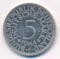 Német Szövetségi Köztársaság 1965F 5M Ag T:1-,2 kis ph
FRG 1965F 5 Mark Ag C:AU,XF small edge error...