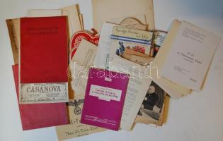 cca 1900-1979 Vegyes nyomtatvány tétel: kb 25 db érdekes vegyes nyomtatvány, benne reklám, propaganda