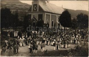 Fenyvesvölgy, Sztavne, Stavnoje, Stawne, Stavne; Ortodox templom előtti felvonulás, vallási ünnepség / Orthodox church, religious fest. photo