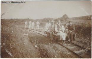 1917 Zsidóvár, Jdioara; vasúti kirándulás hajtányon Karánsebesről Zsidóvár felé / railway trip from Caransebes to Jdioara on a rail car, draisine. photo (EK)