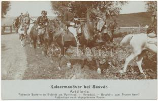 Kaisermanöver bei Sasvár, Artillerie. Reitende Batterie im Geecht am Vynohrad (Péterfalu), Geschütz zum Feuern bereit. Aufprotzen nach abgegebenem Feuer / Császári és királyi hadgyakorlatok Sasváron, tüzérség csatára készen, lovas katonák / Royal military maneuvers in Sassin (Sastín), artillery ready to fight. photo