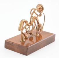 Varga Zoltán: Art Deco Don Quijote. Réz, fa talapzaton. Jelzés nélkül, 1930-40 körül. M: 9,5 cm. (gy...