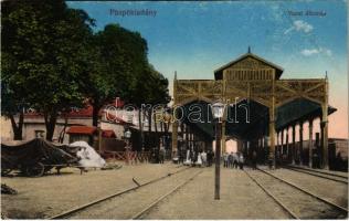 1918 Püspökladány, vasútállomás faszerkezetes előcsarnoka. Vasúti levelezőlapárusítás 1-1916. (EK)